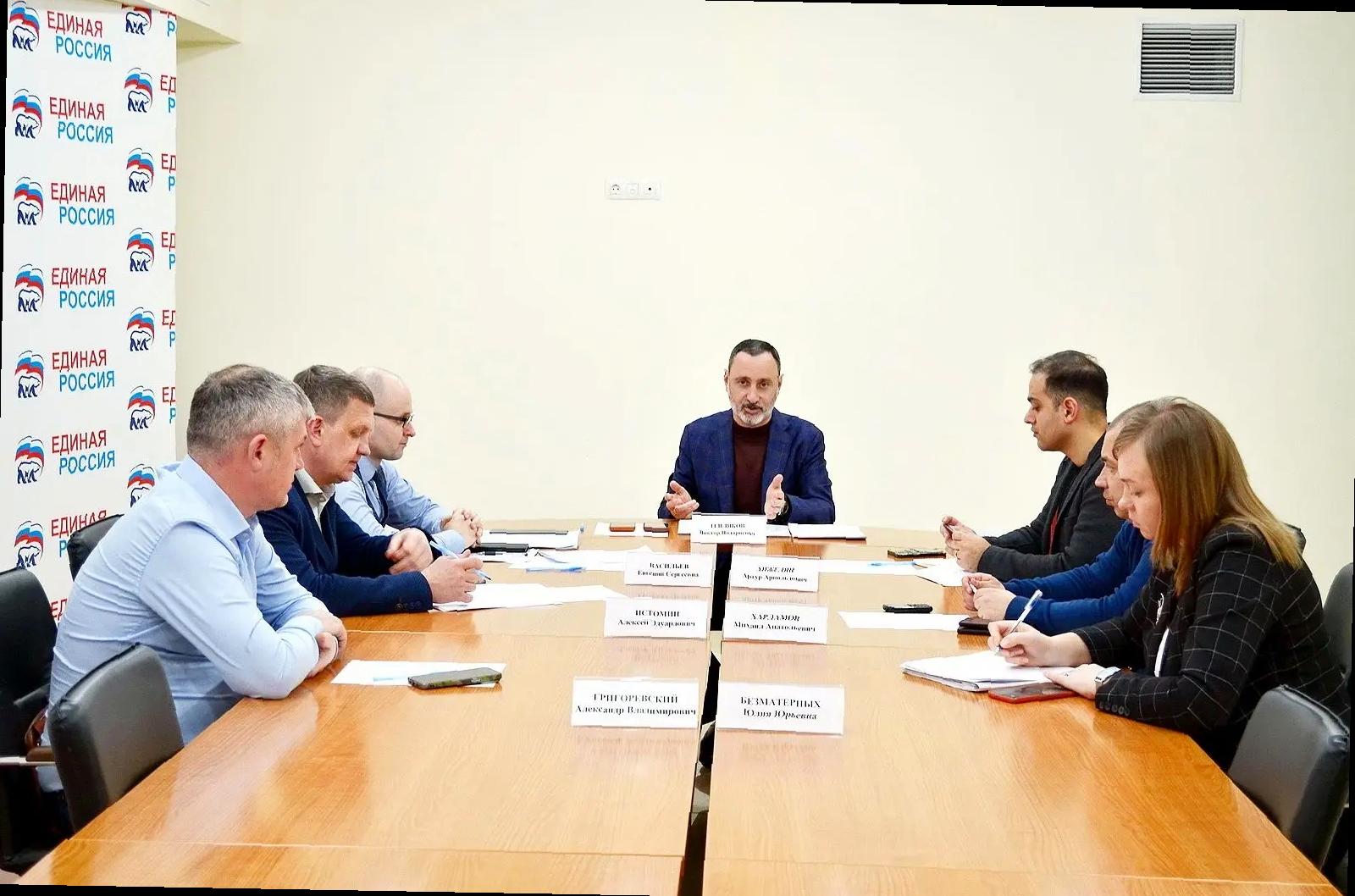 «Виктор Тепляков провел совещание по оползню на улице Подгорной в Сочи»