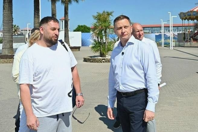 Работы по реконструкции Приморской набережной в Сочи продолжаются