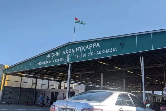 Роспотребнадзор проверил 2483 пробы морской воды в Сочи