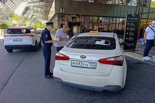 Ужесточение борьбы с нелегальными таксистами в Сочи в курортный сезон