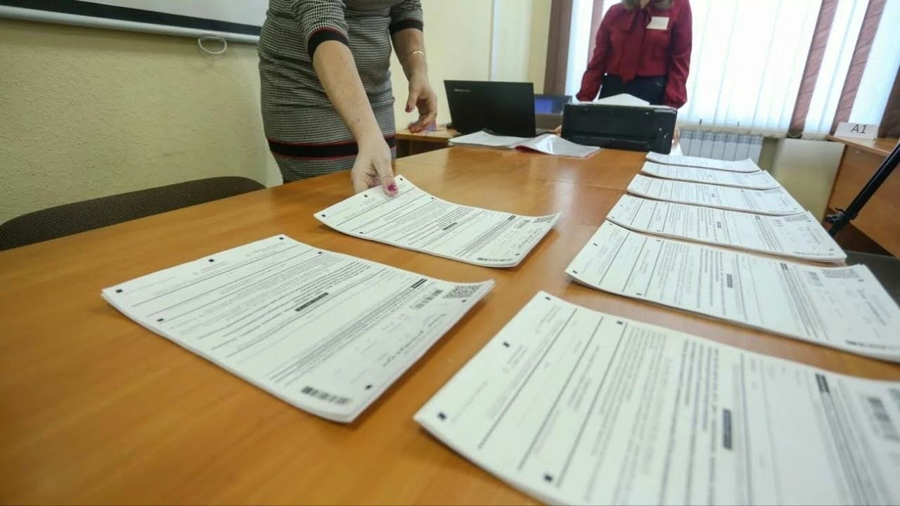 В Сочи 25 стобалльников ЕГЭ получат по 50 тысяч рублей, их наставники — по 100 тысяч